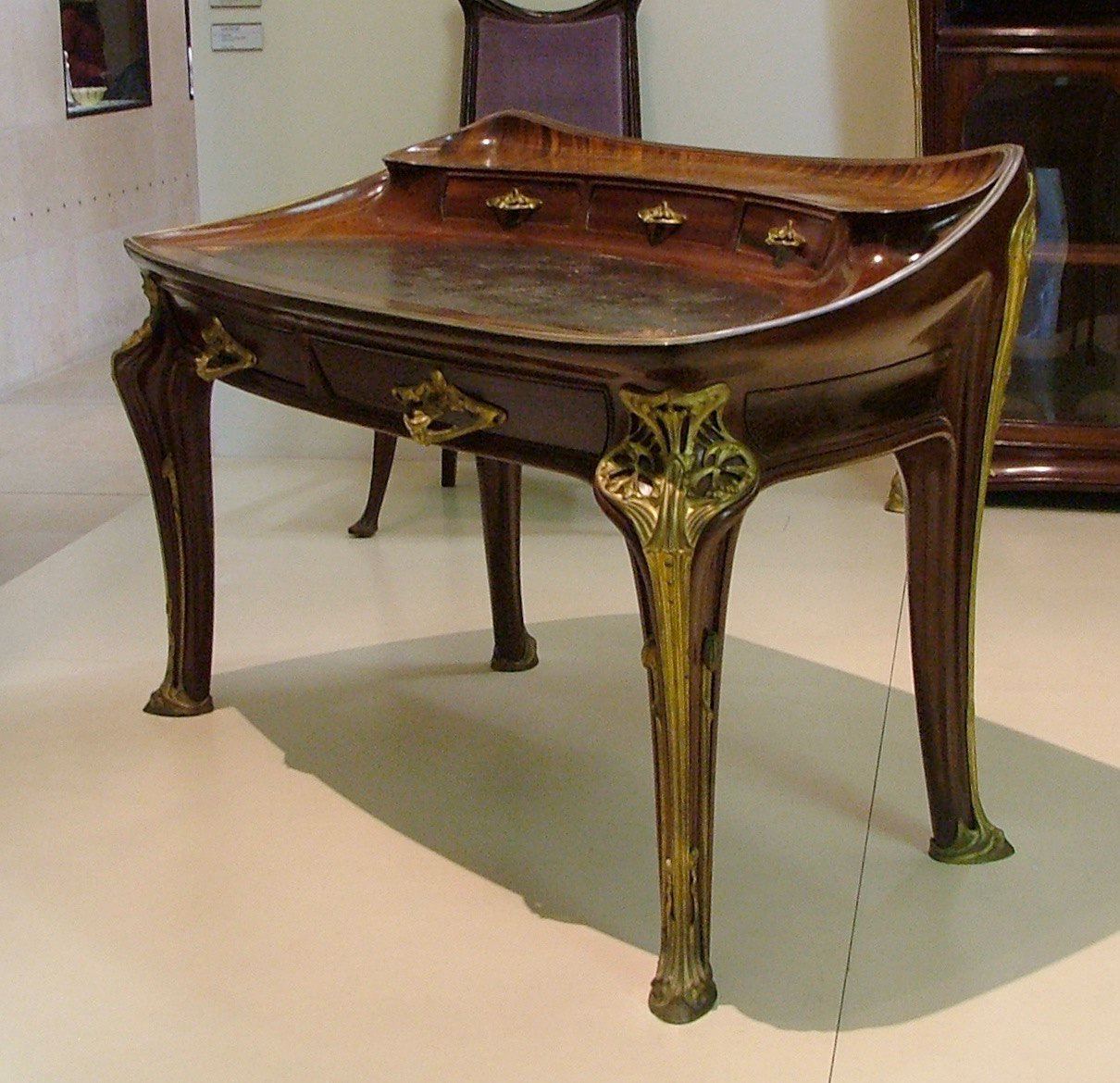 стиль модерн в мебели 19 века