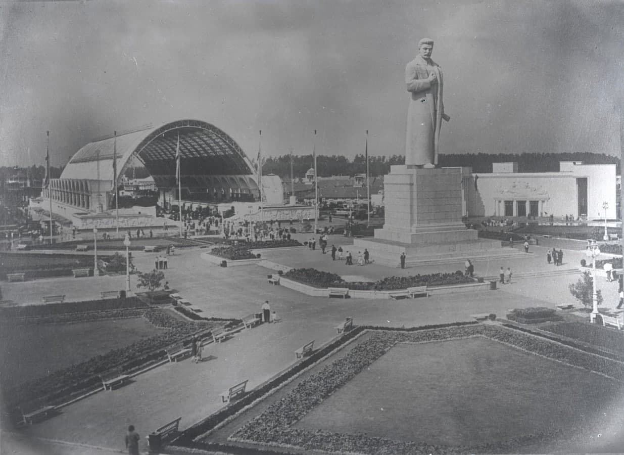 1935 1939 года. ВСХВ-ВДНХ СССР. Павильон "космос". ВСХВ 1939. Павильоны ВСХВ В Москве 1939. Павильон механизации на ВСХВ-1939.